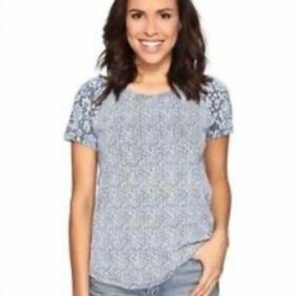 Lucky Brand Blue Floral Blouse Size Large. Zip back.
